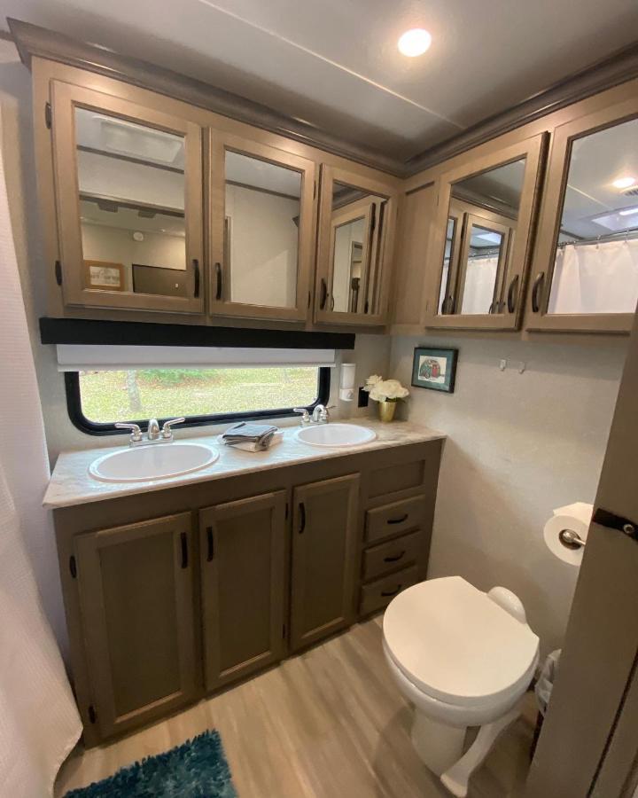 Cozy Rv Experience W/Pool+Spa Near Lake Conroe Willis ภายนอก รูปภาพ
