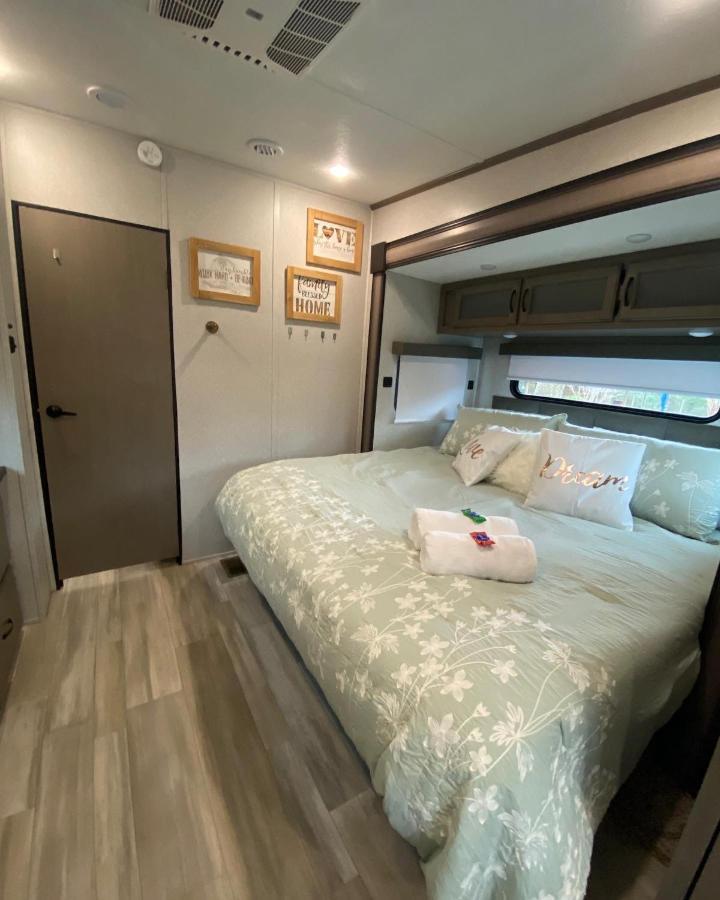 Cozy Rv Experience W/Pool+Spa Near Lake Conroe Willis ภายนอก รูปภาพ